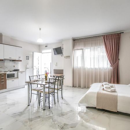 Del Sol #1 Meteora Luxurious Family Suites 卡兰巴卡 外观 照片