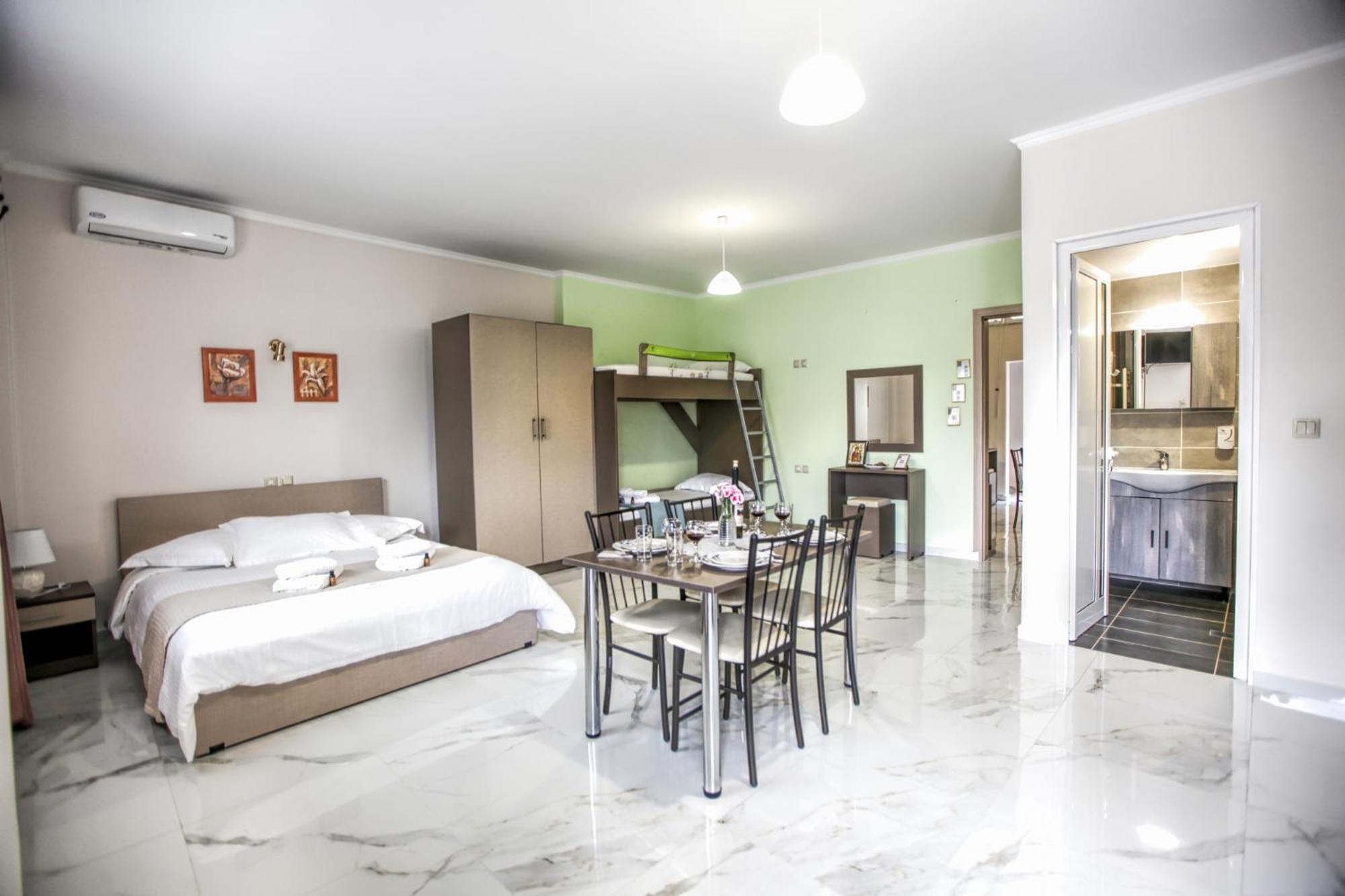 Del Sol #1 Meteora Luxurious Family Suites 卡兰巴卡 外观 照片
