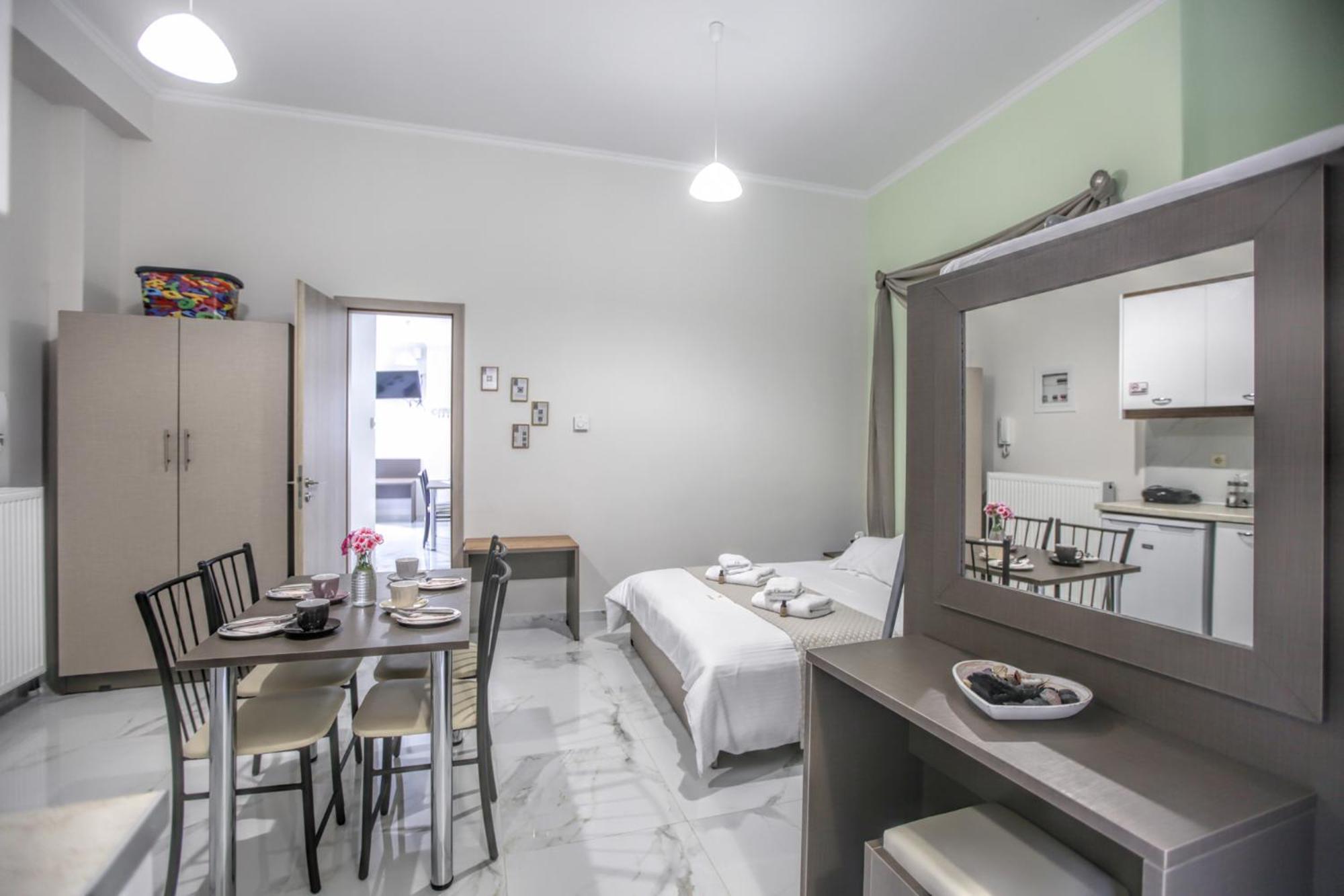 Del Sol #1 Meteora Luxurious Family Suites 卡兰巴卡 外观 照片