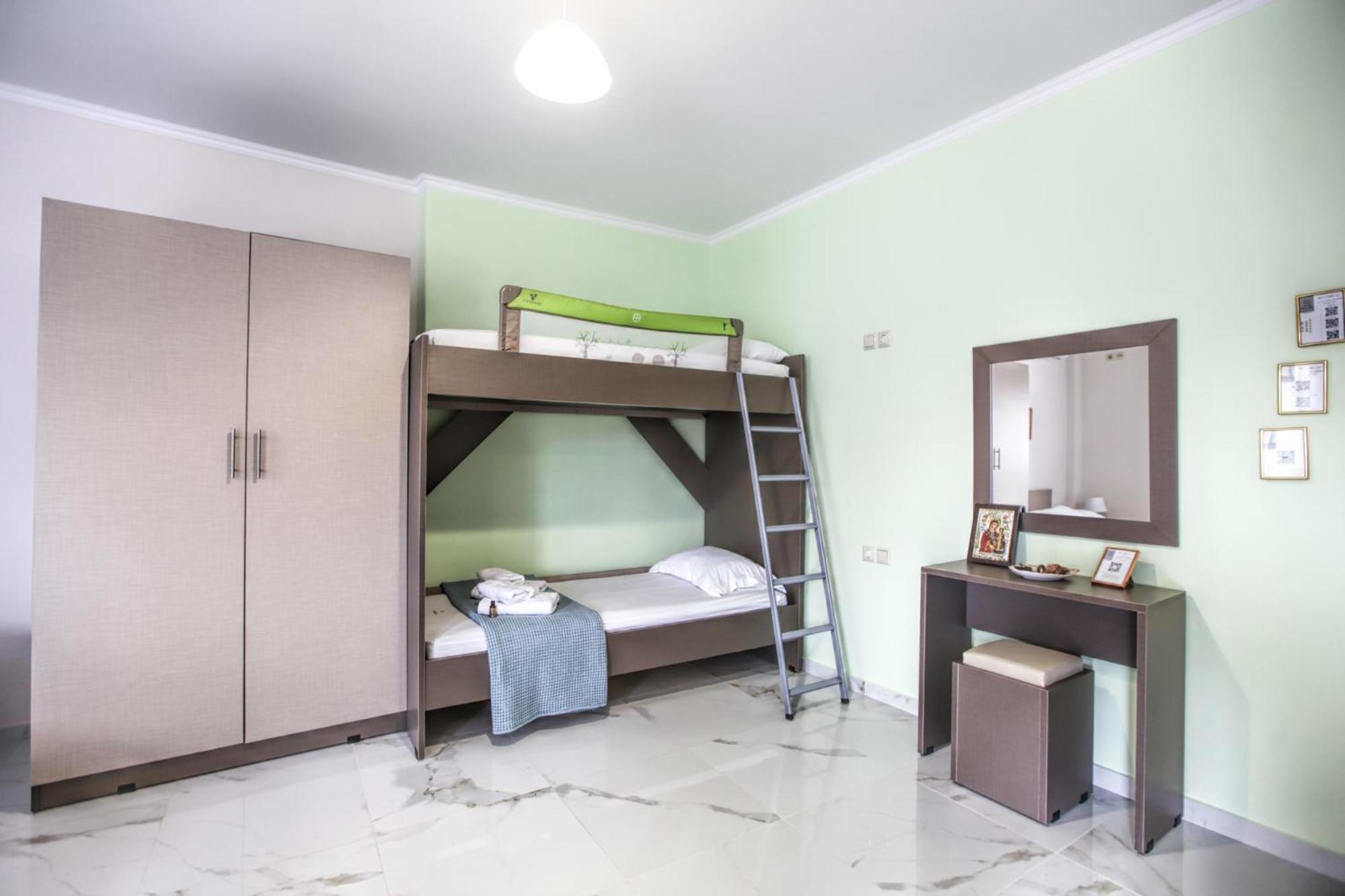 Del Sol #1 Meteora Luxurious Family Suites 卡兰巴卡 外观 照片