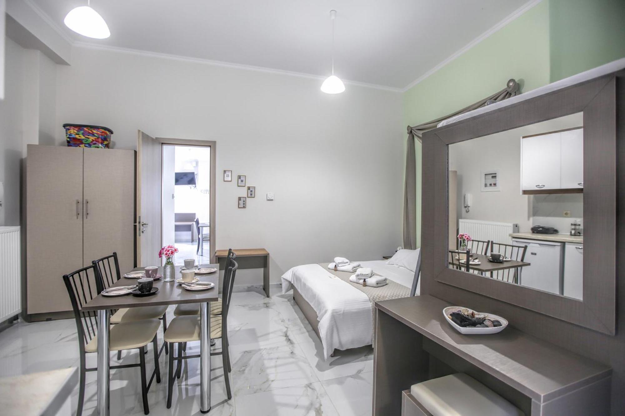 Del Sol #1 Meteora Luxurious Family Suites 卡兰巴卡 外观 照片
