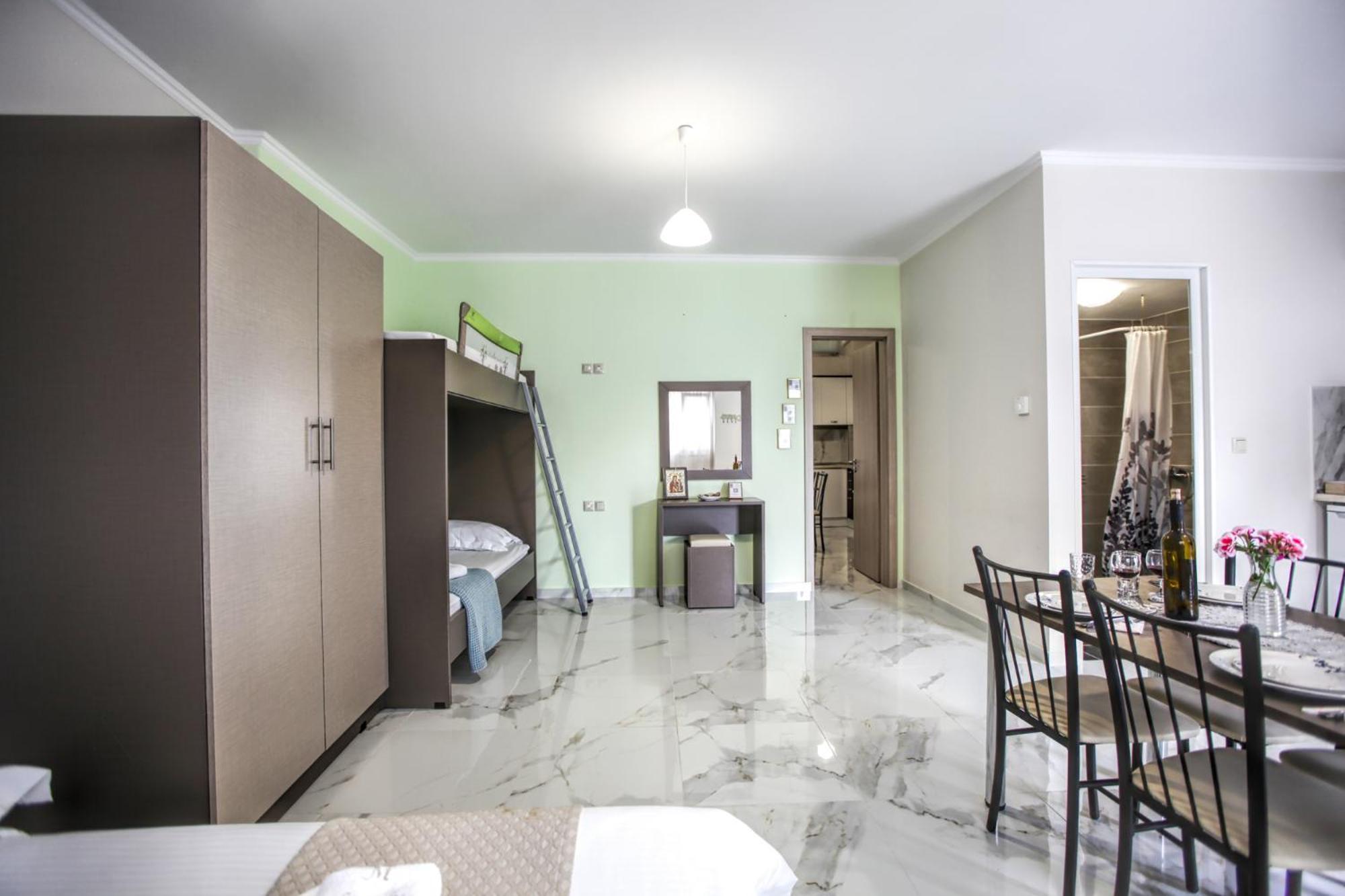 Del Sol #1 Meteora Luxurious Family Suites 卡兰巴卡 外观 照片